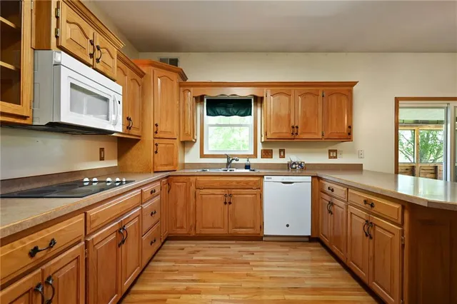 $699,900 | 36404 East County Line Road, Lone Jack, MO 64070