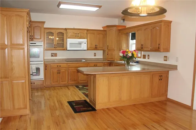 $699,900 | 36404 East County Line Road, Lone Jack, MO 64070