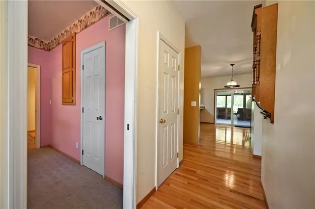 $699,900 | 36404 East County Line Road, Lone Jack, MO 64070