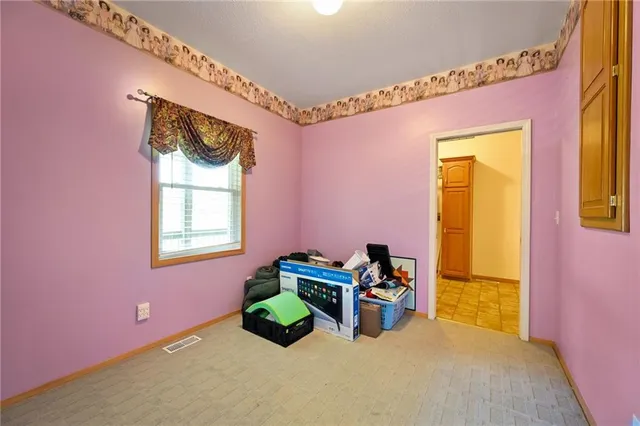 $699,900 | 36404 East County Line Road, Lone Jack, MO 64070