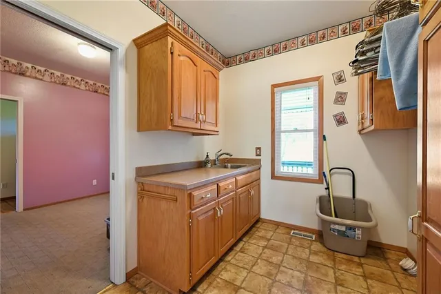 $699,900 | 36404 East County Line Road, Lone Jack, MO 64070