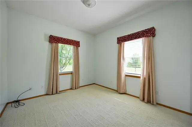 $699,900 | 36404 East County Line Road, Lone Jack, MO 64070