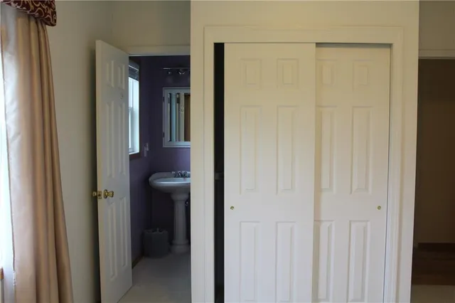 $699,900 | 36404 East County Line Road, Lone Jack, MO 64070