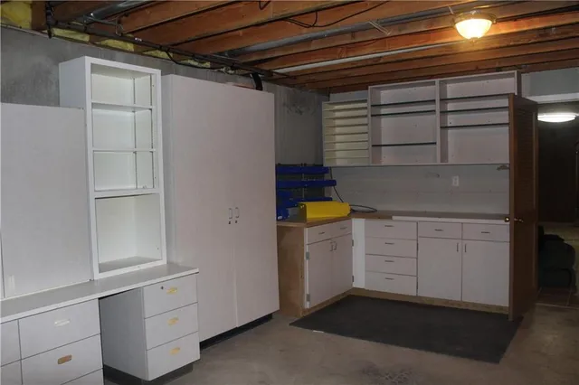 $699,900 | 36404 East County Line Road, Lone Jack, MO 64070