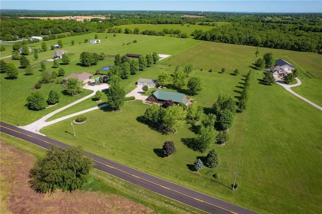 $699,900 | 36404 East County Line Road, Lone Jack, MO 64070