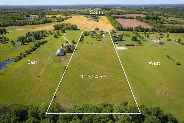 $699,900 | 36404 East County Line Road, Lone Jack, MO 64070
