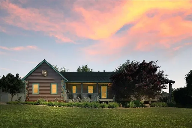 $699,900 | 36404 East County Line Road, Lone Jack, MO 64070