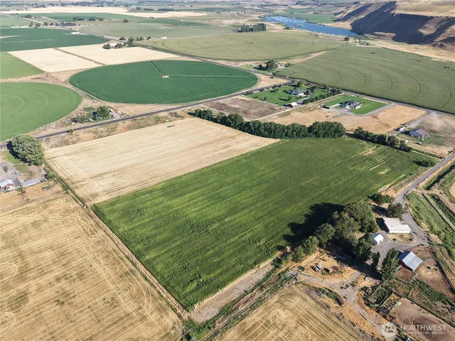 a view of a outdoor space
