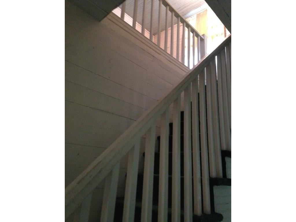 215 Easterly Road Mohawk, TN 37810 - Photo 8 of 16 Stairwell