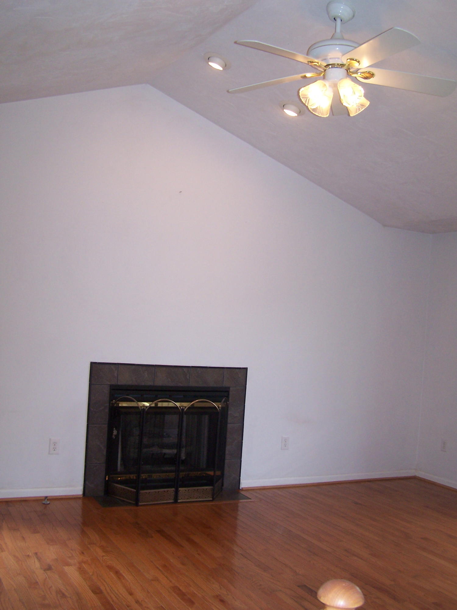 1305 Prease Road Buchanan, VA 24066 - Photo 8 of 36 Living Room