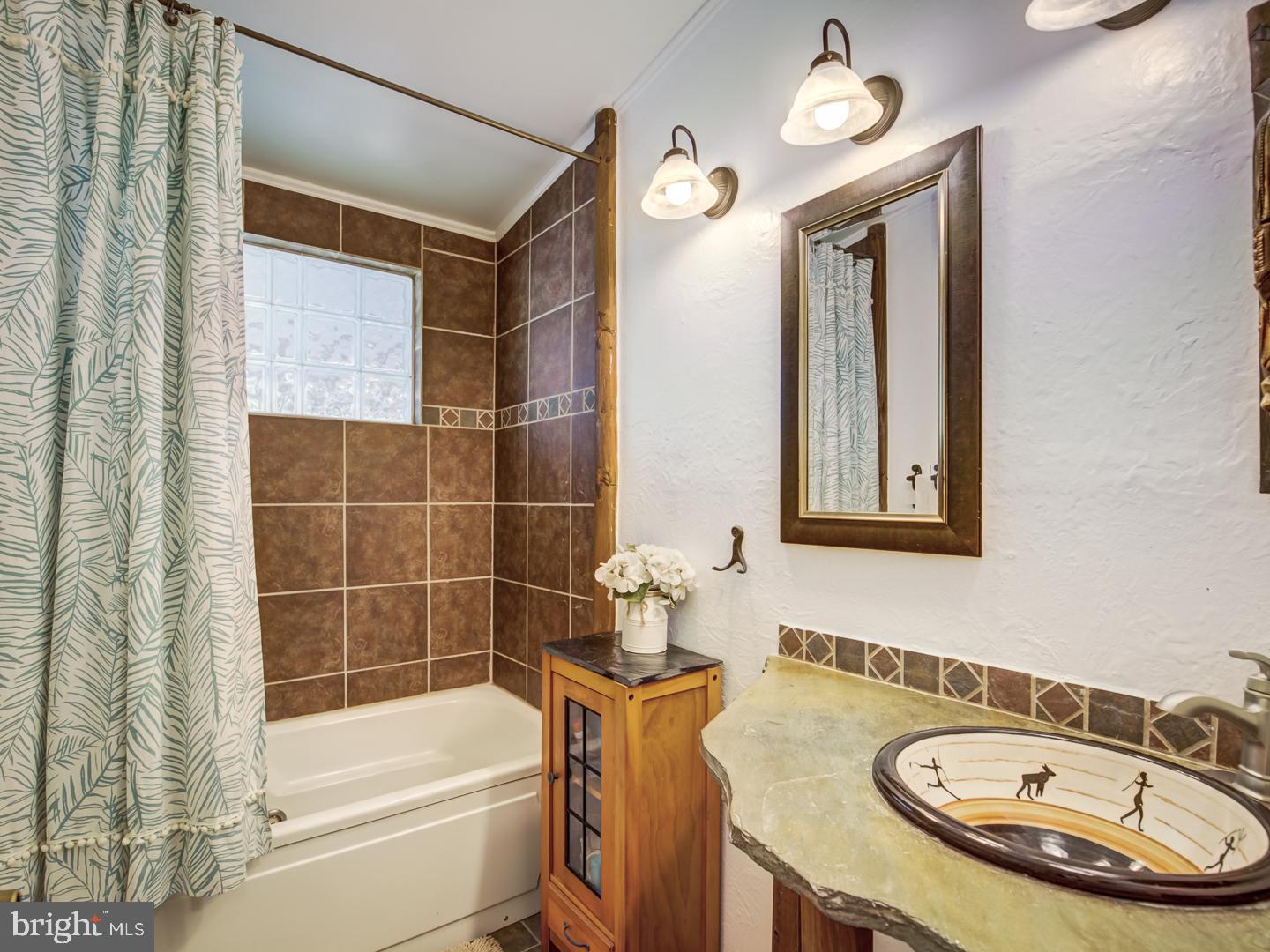 1633 Wrightson Drive McLean, VA 22101 - Photo 11 of 69