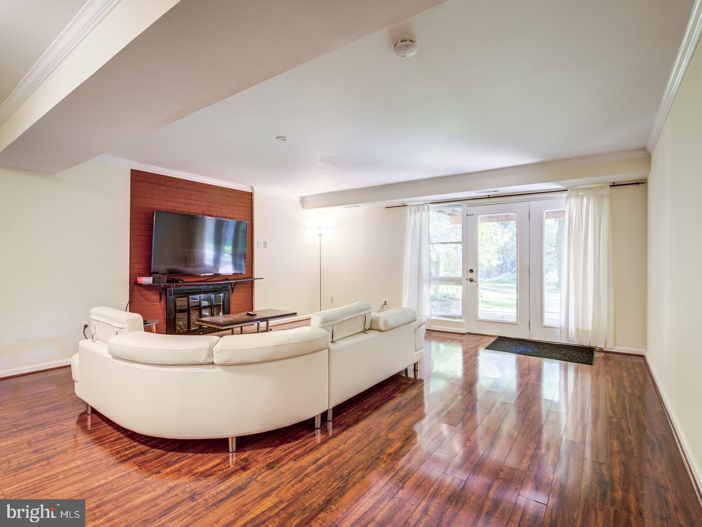 1633 Wrightson Drive McLean, VA 22101 - Photo 19 of 69