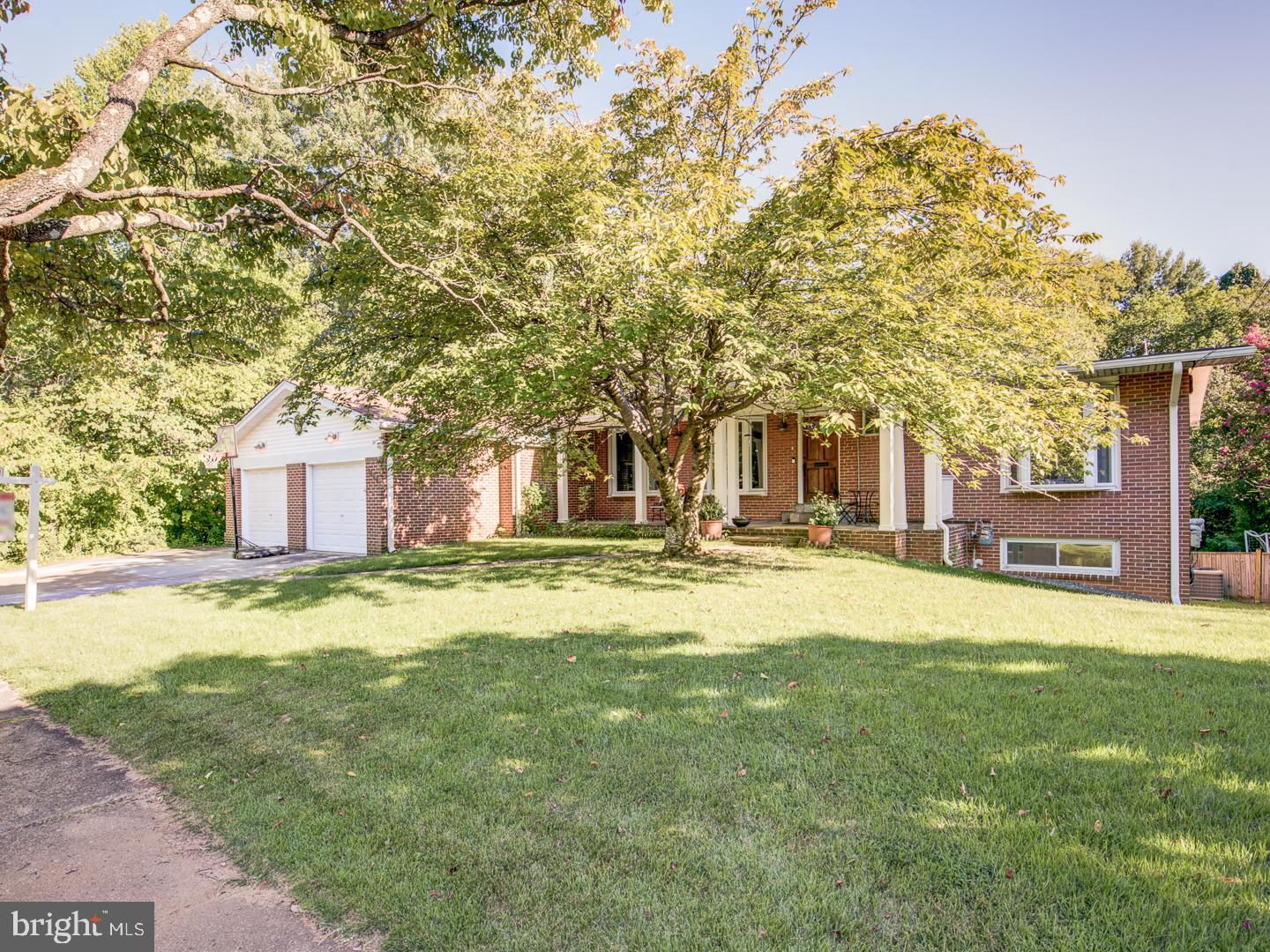 1633 Wrightson Drive McLean, VA 22101 - Photo 2 of 69