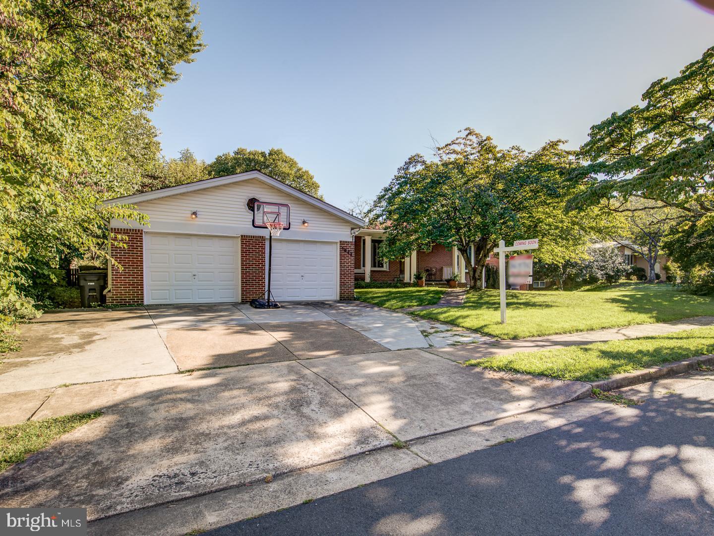 1633 Wrightson Drive McLean, VA 22101 - Photo 4 of 69