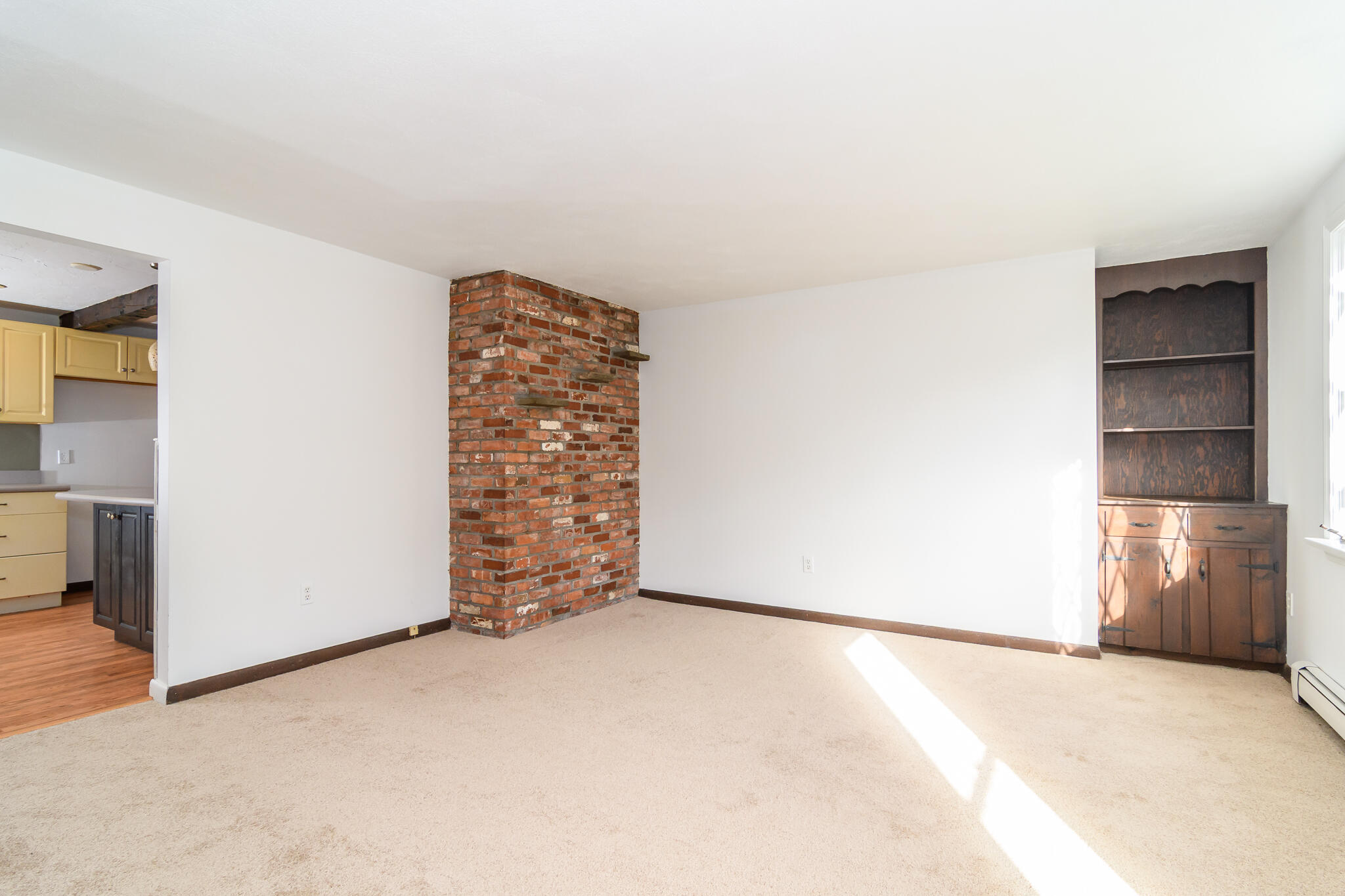 41 Portside Drive Pocasset, MA 02559 - Photo 12 of 22 Living Room
