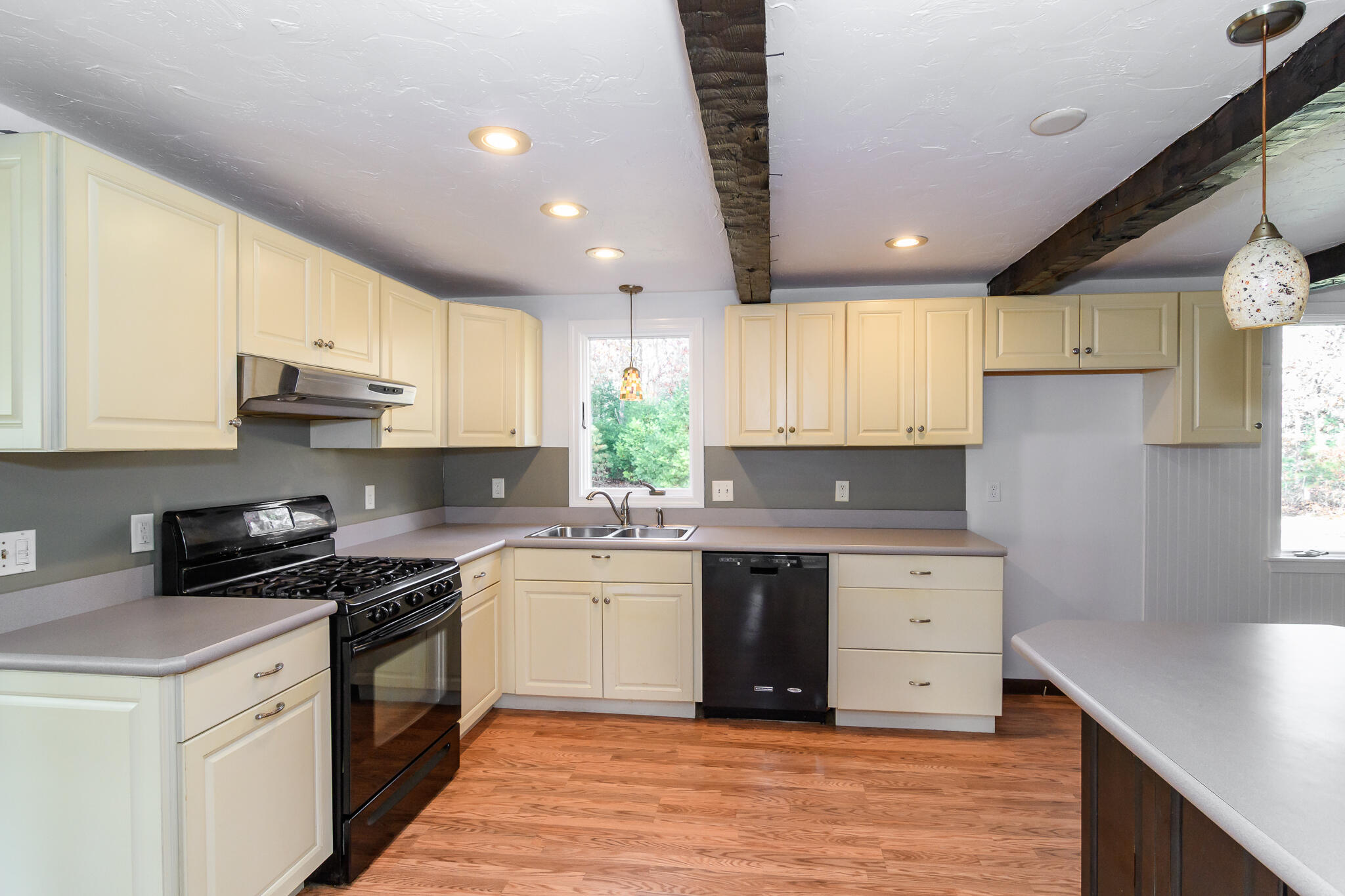 41 Portside Drive Pocasset, MA 02559 - Photo 6 of 22 Kitchen