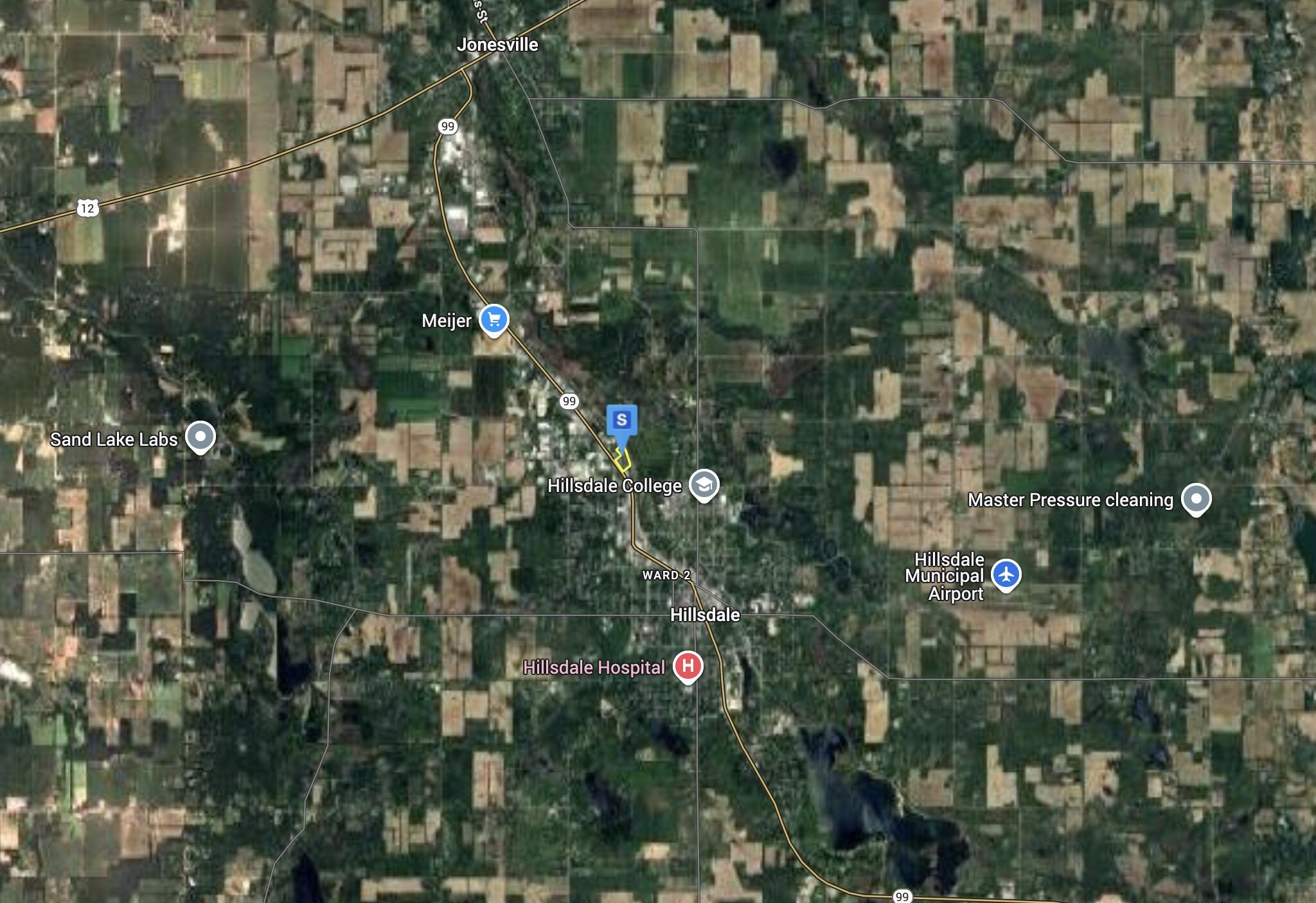 409 West Carleton Road Hillsdale, MI 49242 - Photo 4 of 5 4