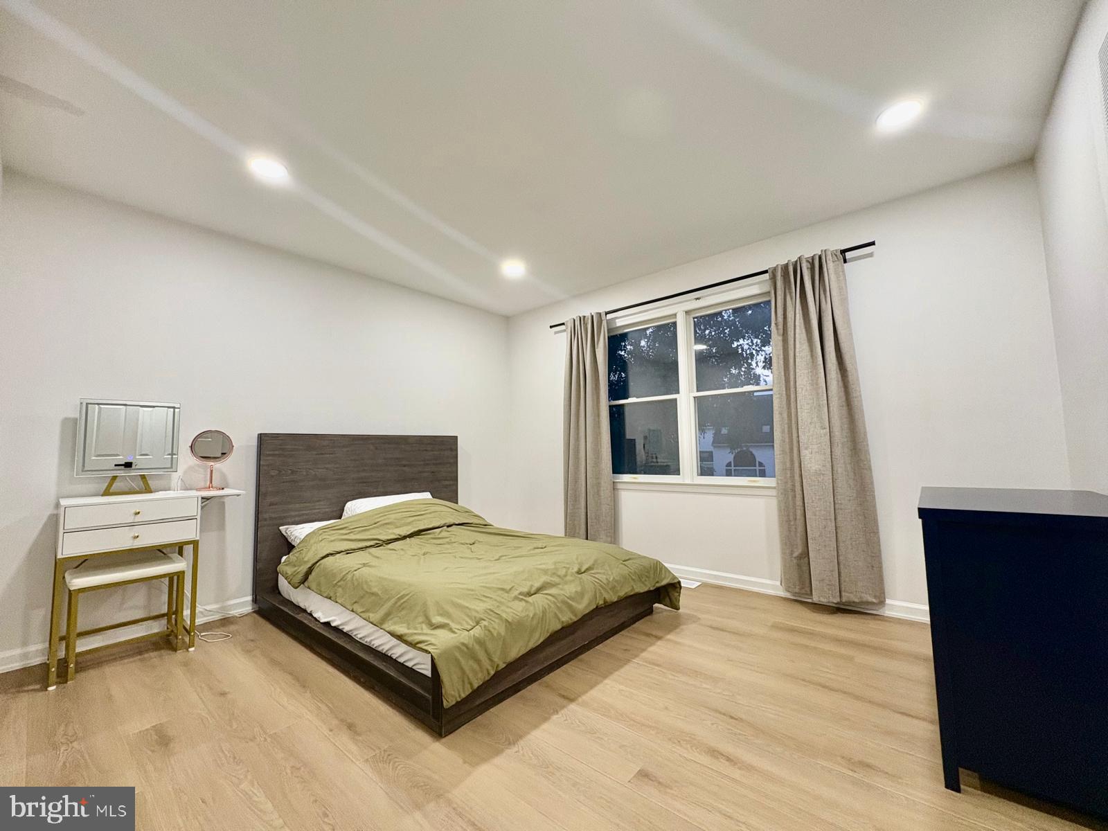 5 Murray Road Moorestown, NJ 08057 - Photo 38 of 55 a bedroom with a bed and a window