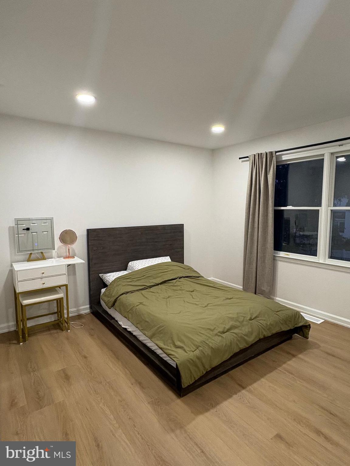 5 Murray Road Moorestown, NJ 08057 - Photo 39 of 55 a bedroom with a bed and a window