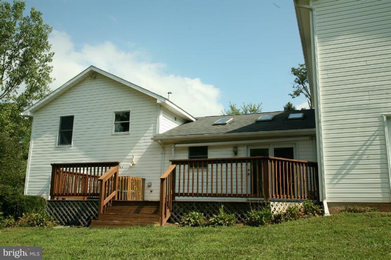 Exterior (Rear)