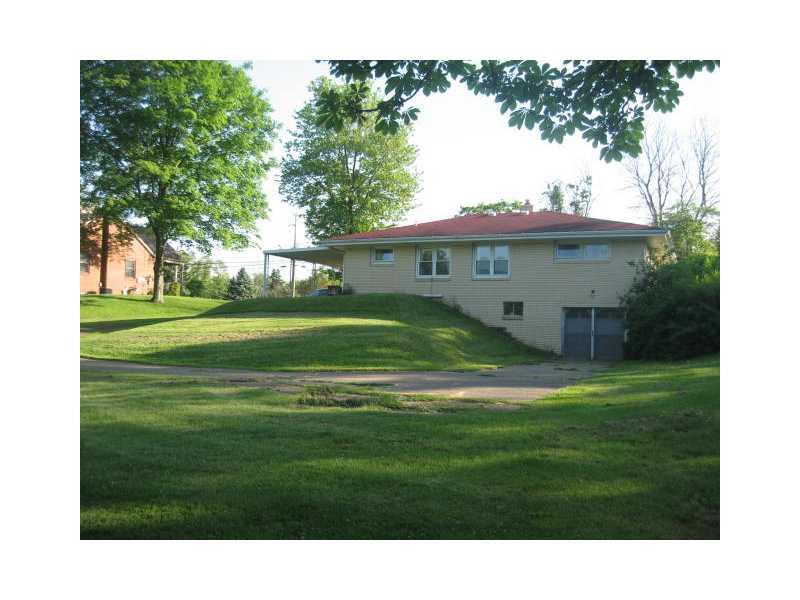 420 Hookstown Grade Road Coraopolis, PA 15108 - Photo 3 of 7 Exterior Back.