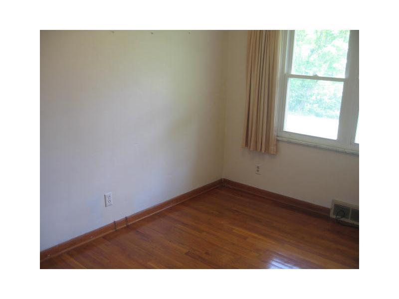 420 Hookstown Grade Road Coraopolis, PA 15108 - Photo 7 of 7 Bedroom.