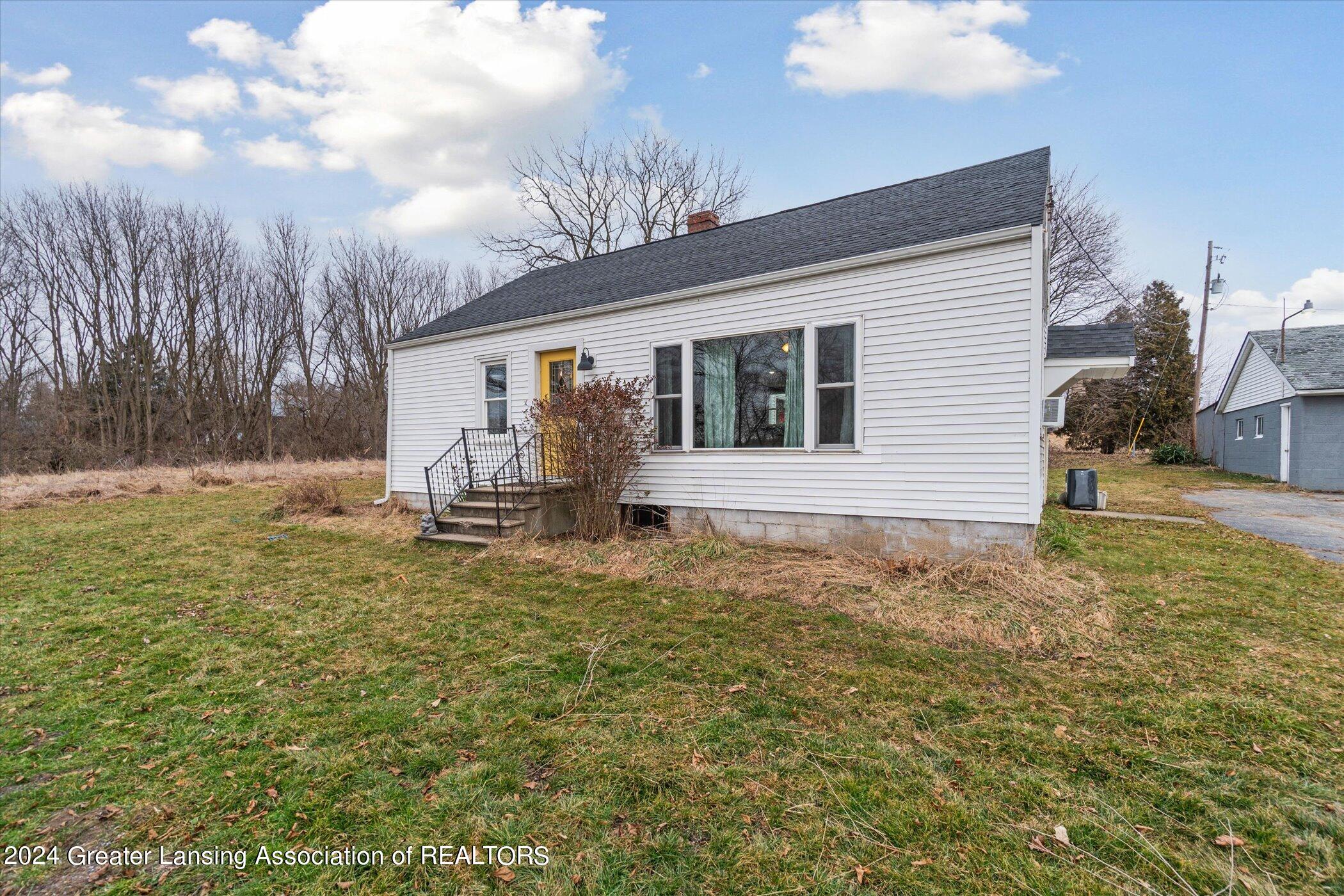 9300 McBride Road Ovid, MI 48866 - Photo 3 of 32 03-9300-McBride-Rd-Ovid-MI-48866-WindowS