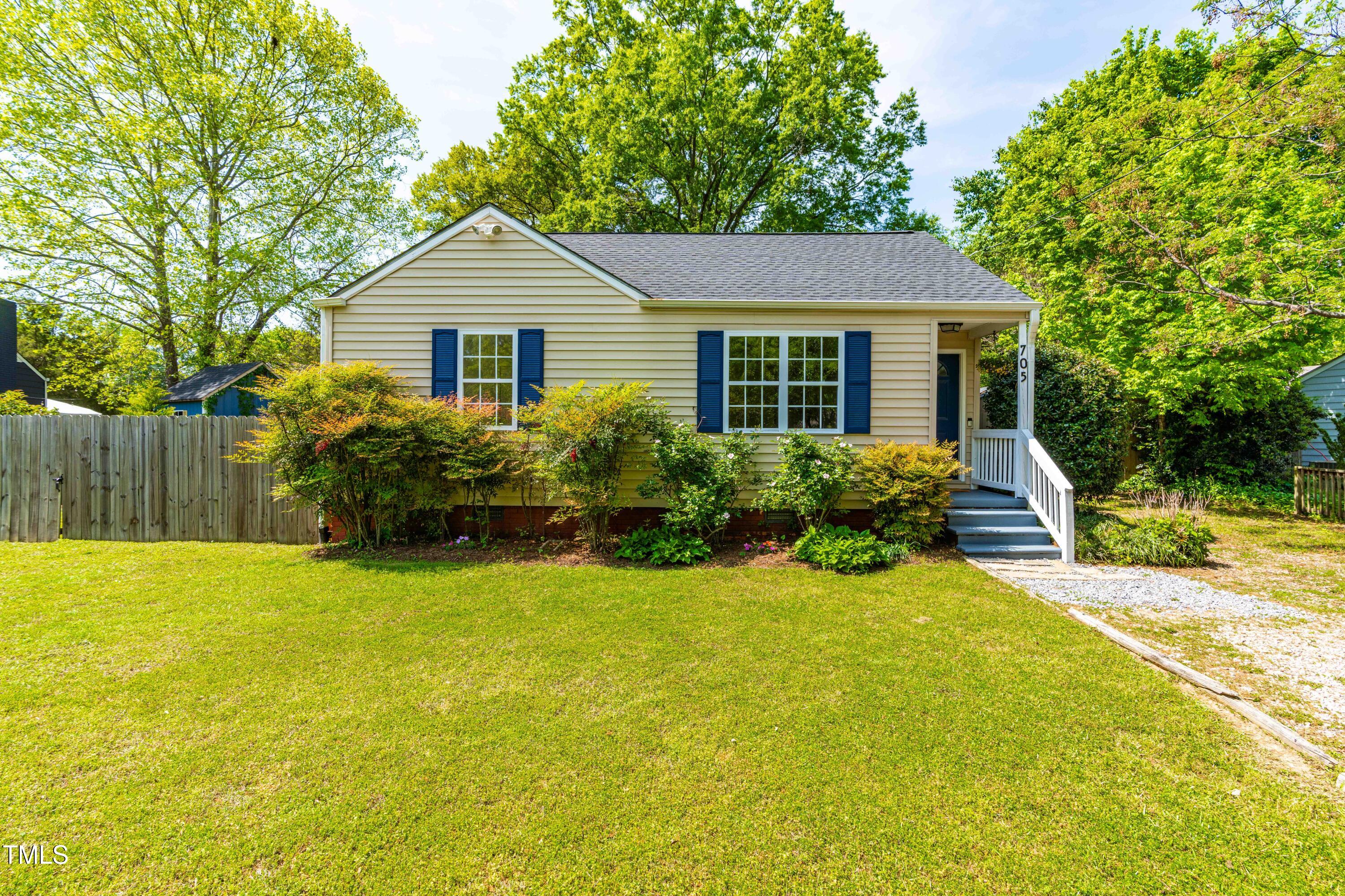 705 Hartford Road Raleigh, NC 27610 - Photo 4 of 24 DSC00431