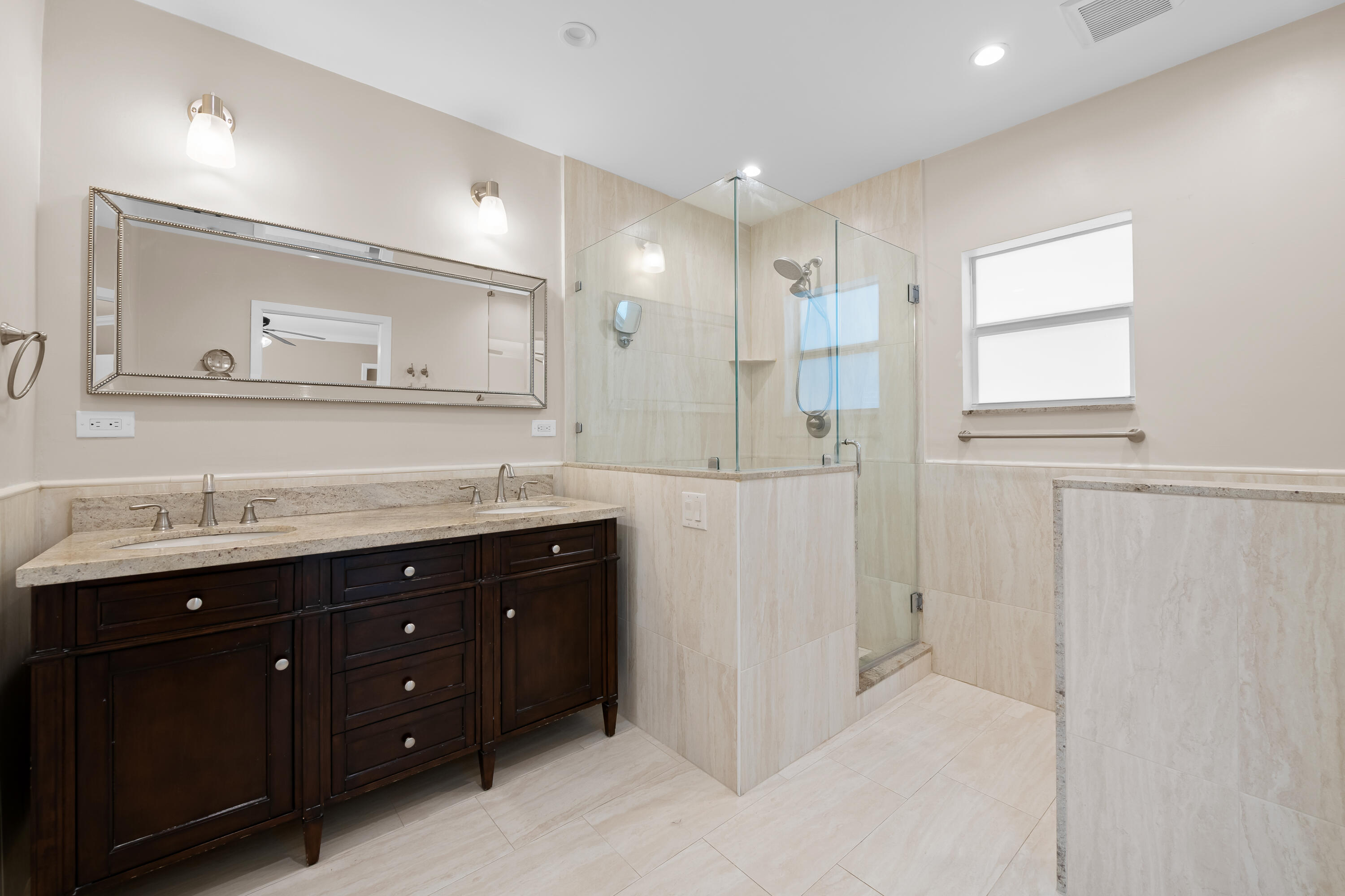 5720 Southwest 7th Street Plantation, FL 33317 - Photo 15 of 42 Bathroom