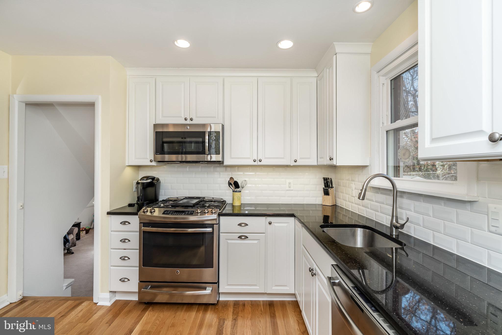 2020 Rollingwood Road Baltimore, MD 21228 - Photo 11 of 39 Gallery Image 11