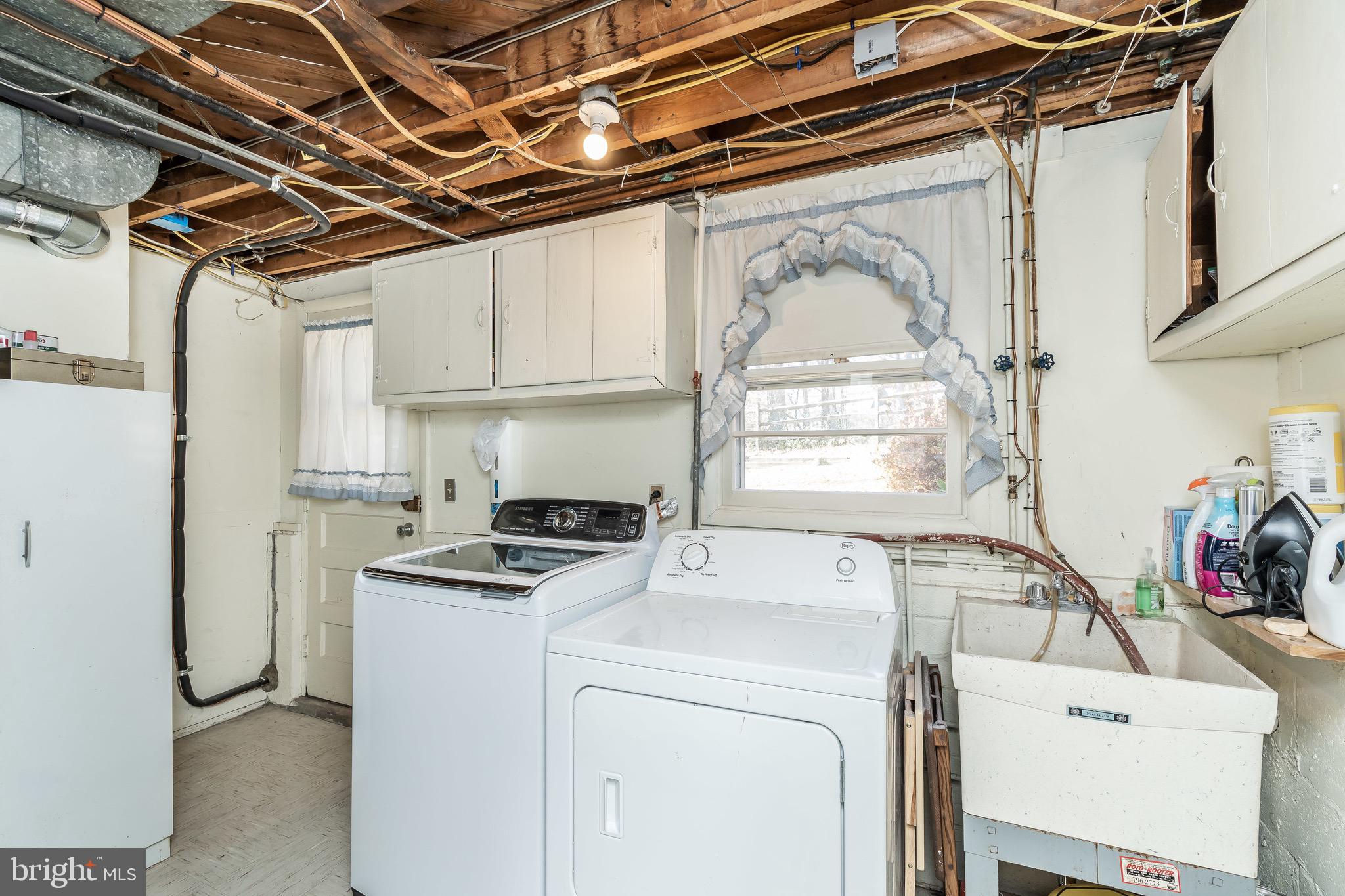 2020 Rollingwood Road Baltimore, MD 21228 - Photo 30 of 39 Washer/Dryer included