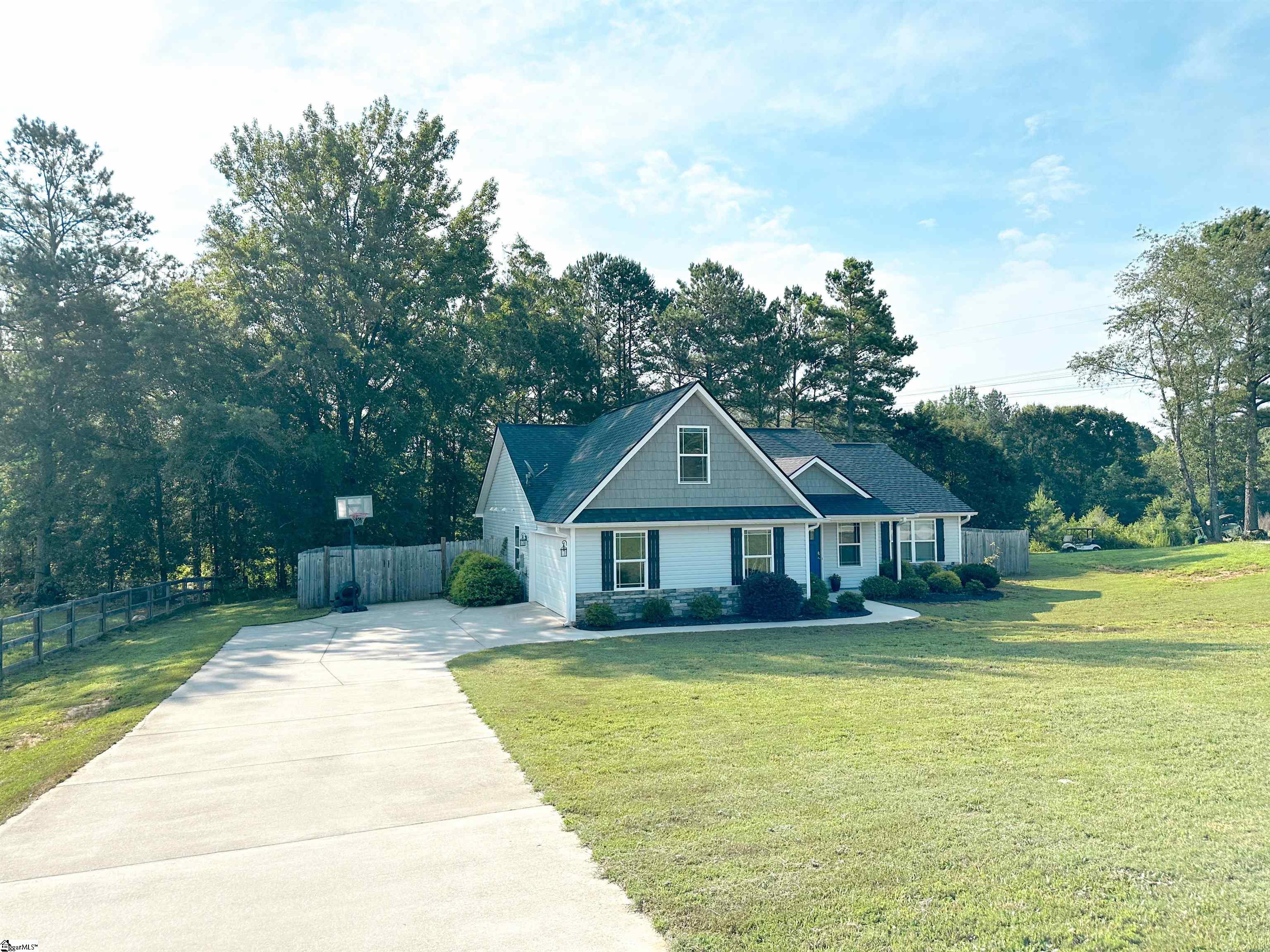 236 Redcoat Court Simpsonville, SC 29680 - Photo 4 of 32