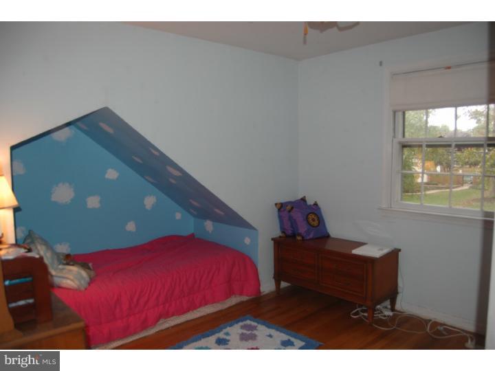 327 Saly Road Yardley, PA 19067 - Photo 14 of 25 Bedroom 3