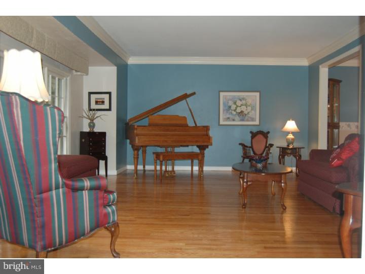 327 Saly Road Yardley, PA 19067 - Photo 3 of 25 Living Room
