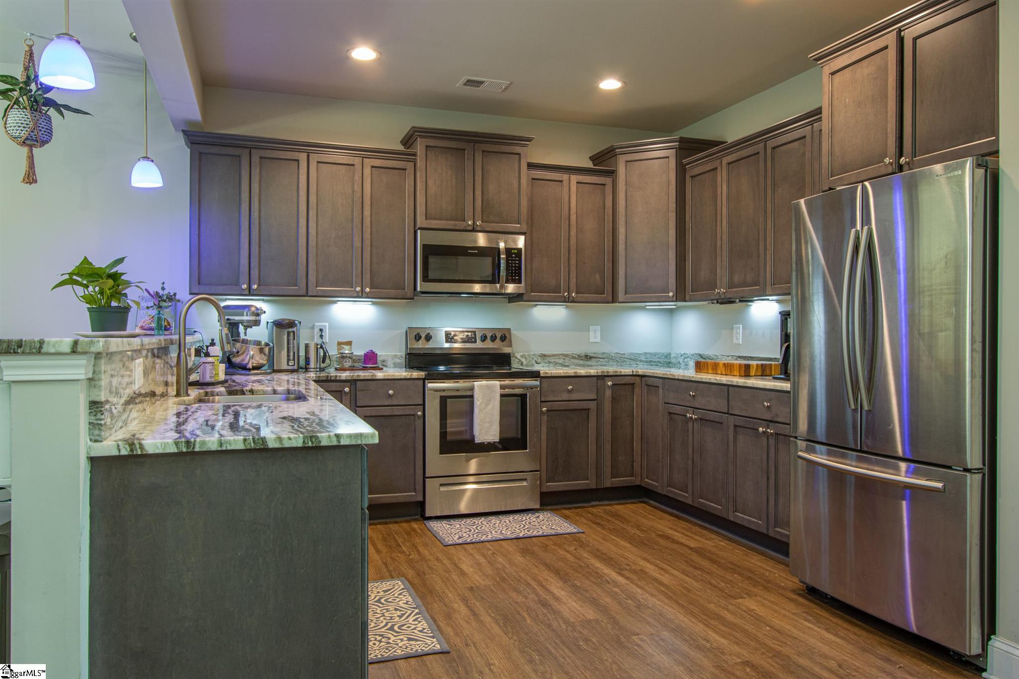 129 Scalybark Road Greenville, SC 29617 - Photo 3 of 33
