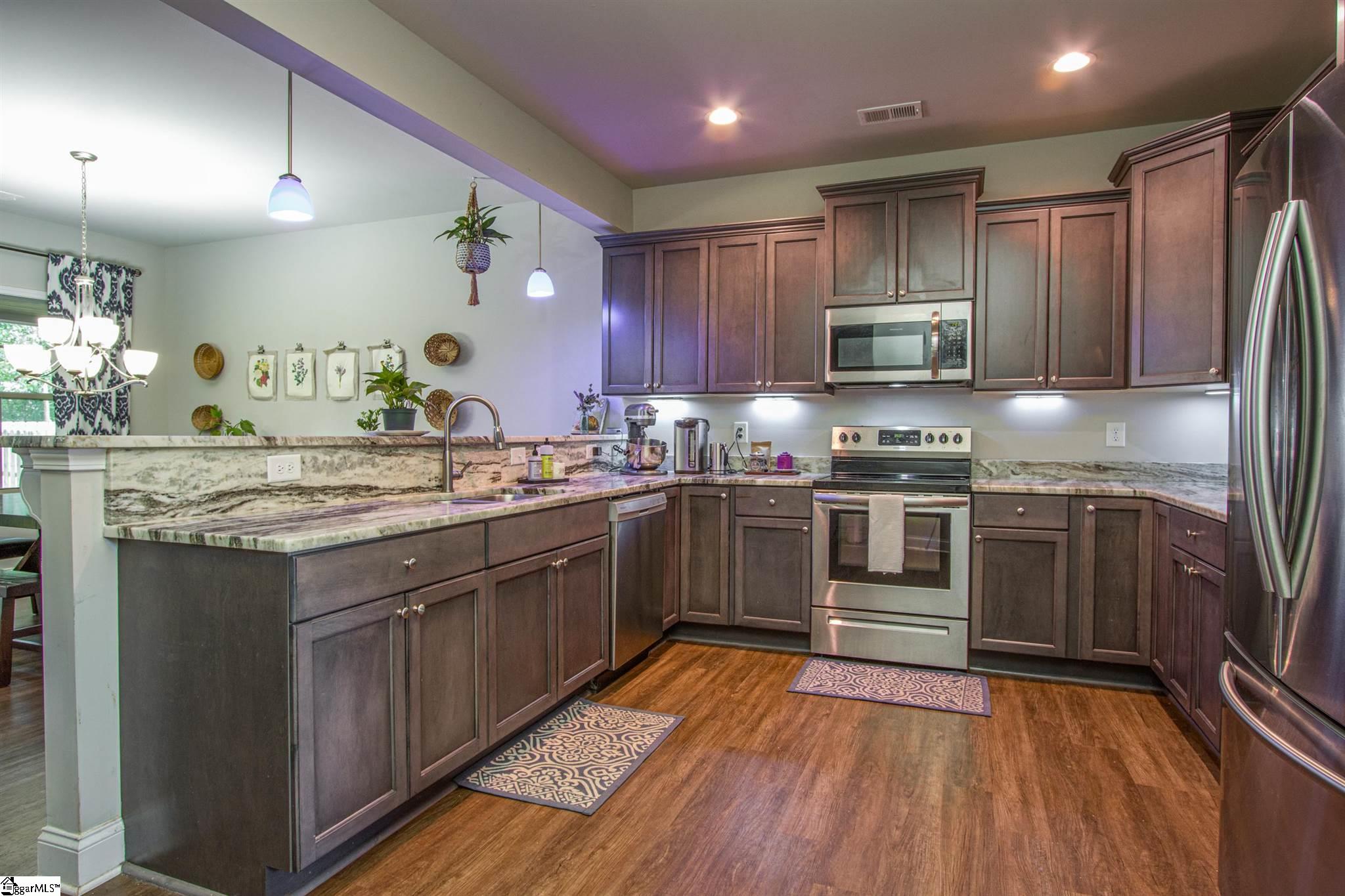 129 Scalybark Road Greenville, SC 29617 - Photo 7 of 33