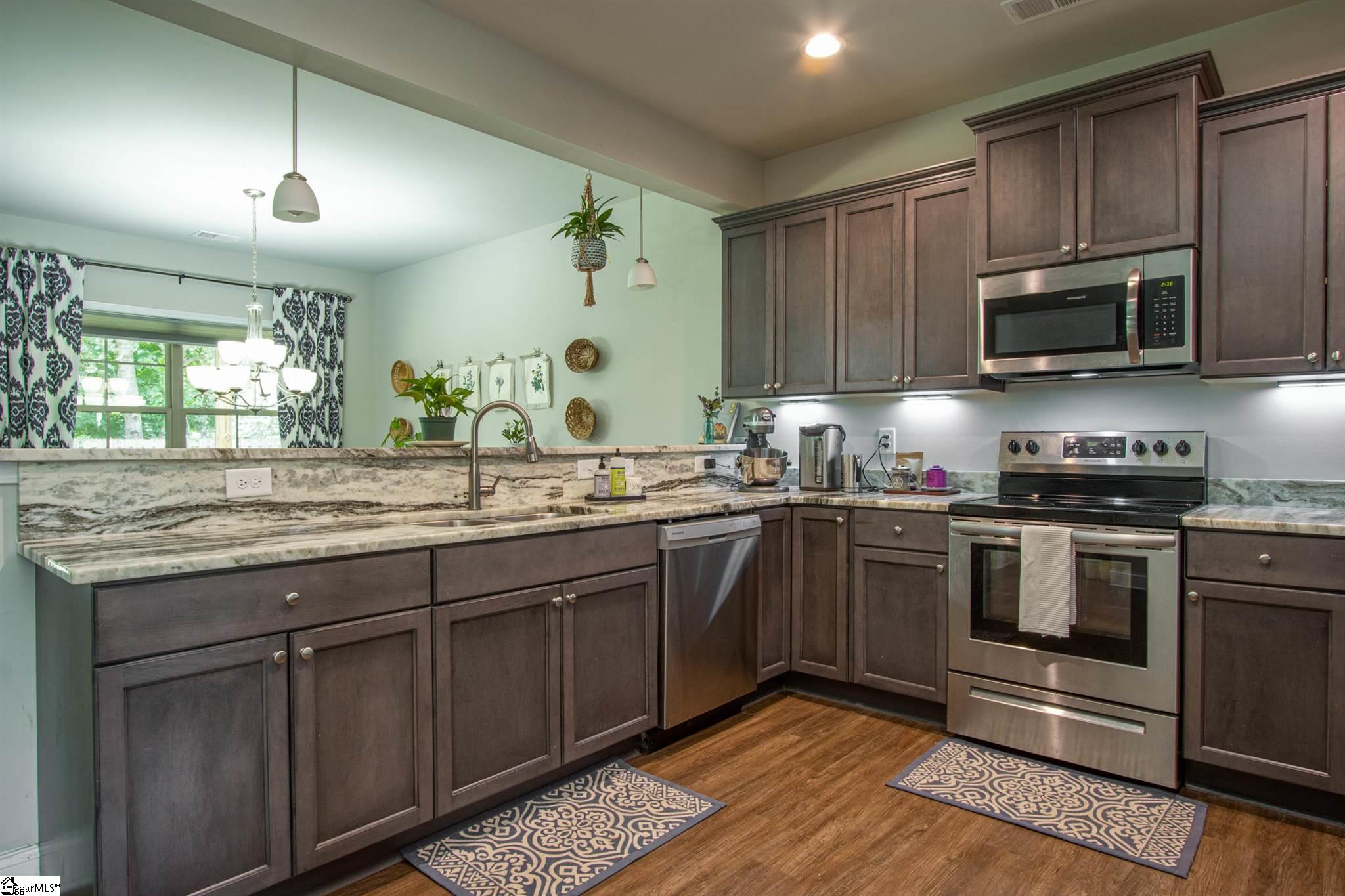 129 Scalybark Road Greenville, SC 29617 - Photo 8 of 33