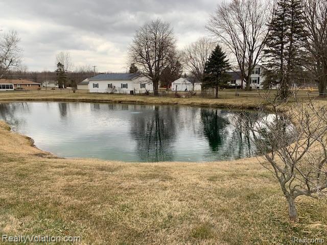1805 Mayfield Road Lapeer, MI 48446 - Photo 3 of 38 IMG_0510.jpg