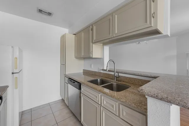 $110,000 | 18800 Egret Bay Boulevard, Unit 804, Webster, TX 77058