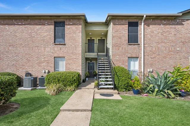 $110,000 | 18800 Egret Bay Boulevard, Unit 804, Webster, TX 77058