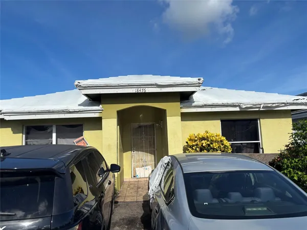 a view of outdoor kitchen