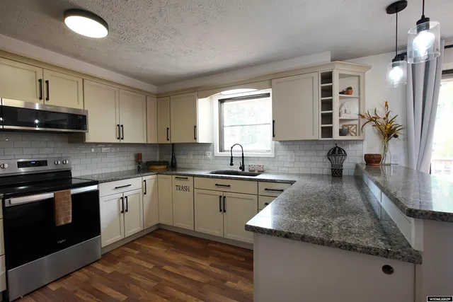 $316,000 | 1450 South Illinois Avenue, Casper, WY 82609