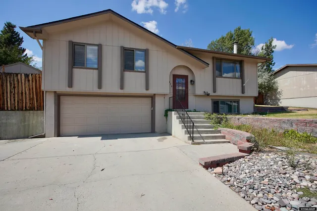 $316,000 | 1450 South Illinois Avenue, Casper, WY 82609