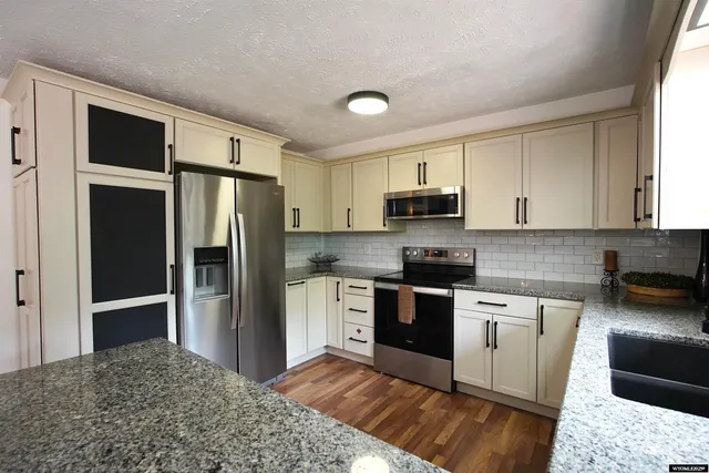 $316,000 | 1450 South Illinois Avenue, Casper, WY 82609