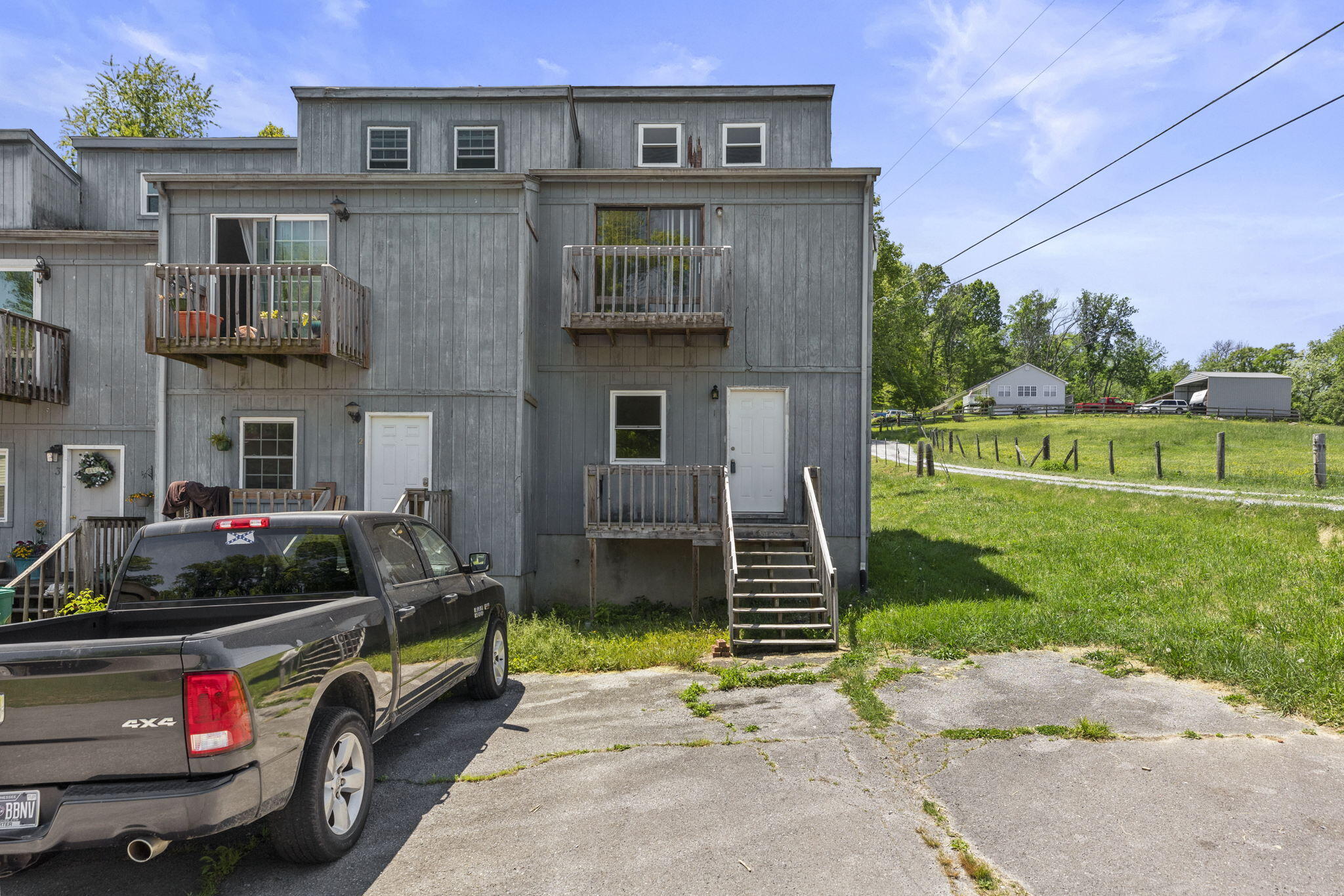 180 Hart Road, Unit 1 Elizabethton, TN 37643 - Photo 2 of 21 1-web-or-mls-217A4112