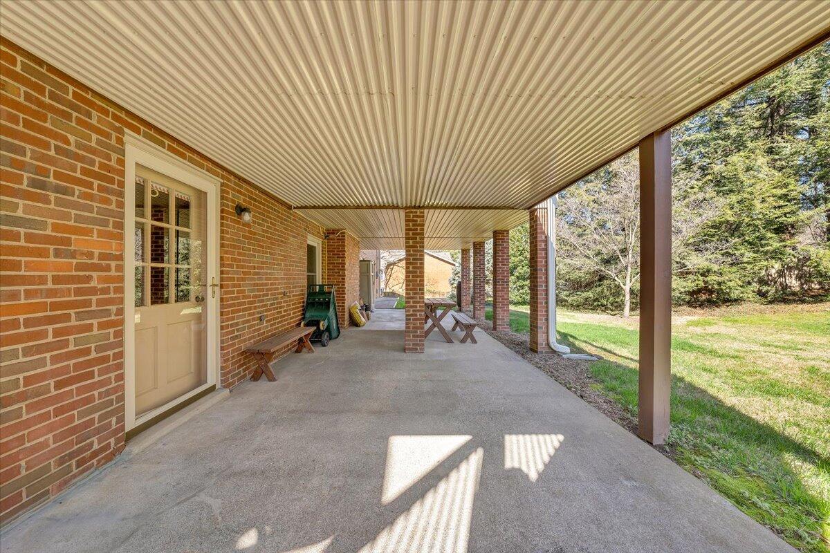 1155 Welch Road Southwest Roanoke, VA 24015 - Photo 16 of 51 TWO LOWER ENTRANCES!