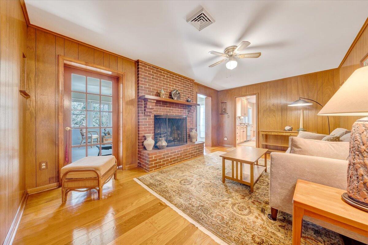 1155 Welch Road Southwest Roanoke, VA 24015 - Photo 20 of 51 WELCOME HOME!