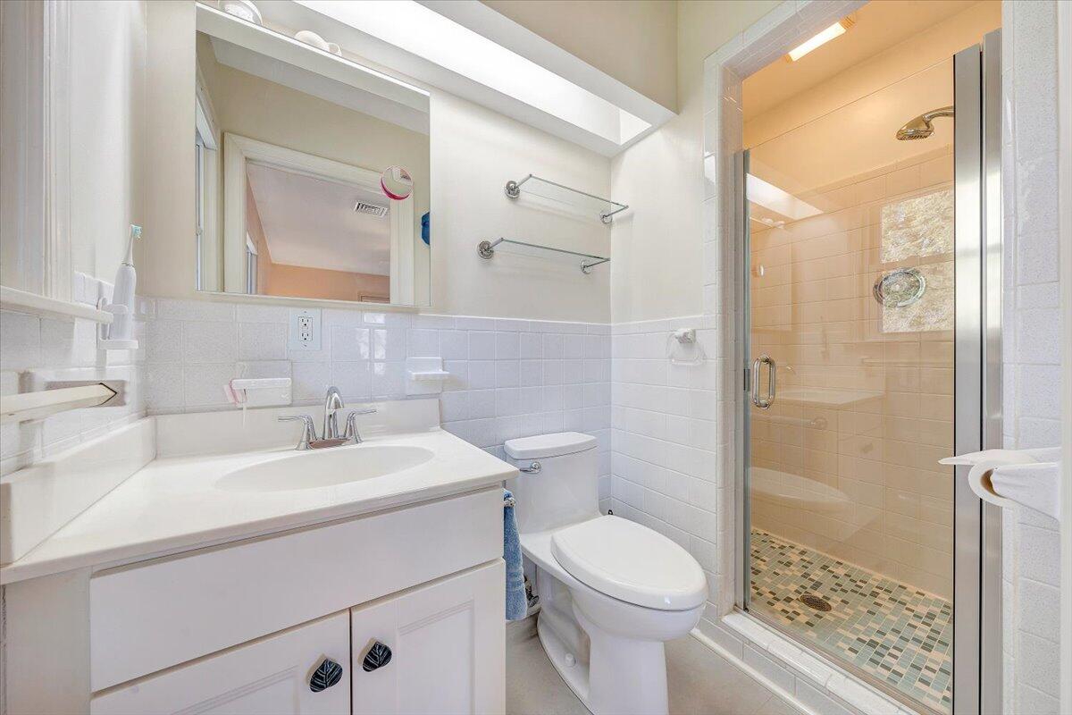 1155 Welch Road Southwest Roanoke, VA 24015 - Photo 40 of 51 MASTER BATH!
