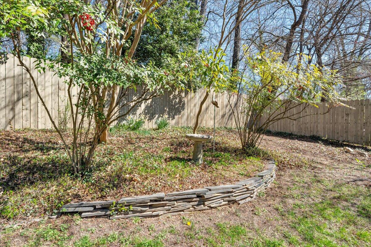 1155 Welch Road Southwest Roanoke, VA 24015 - Photo 10 of 51 PRIVACY FENCE!