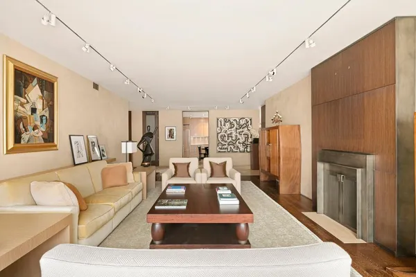 $4,250,000 | 700 Park Avenue, Unit 9A | Lenox Hill